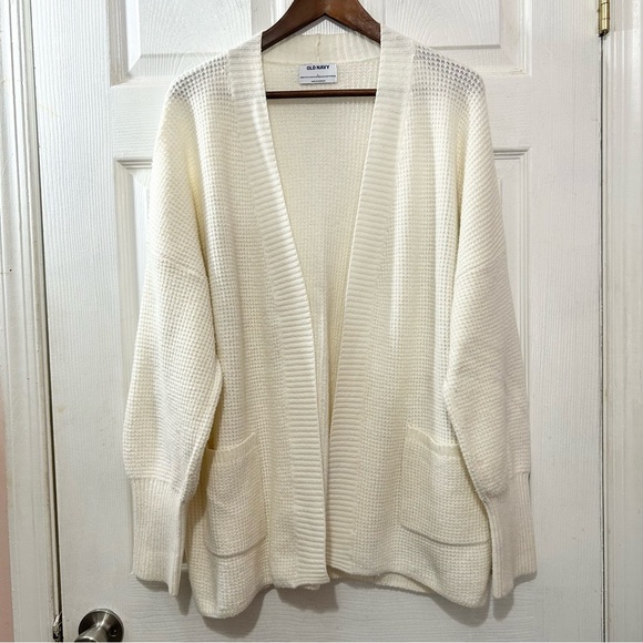 Old Navy Sweaters - Old Navy Women's Cardigan Cream Pockets Size Large